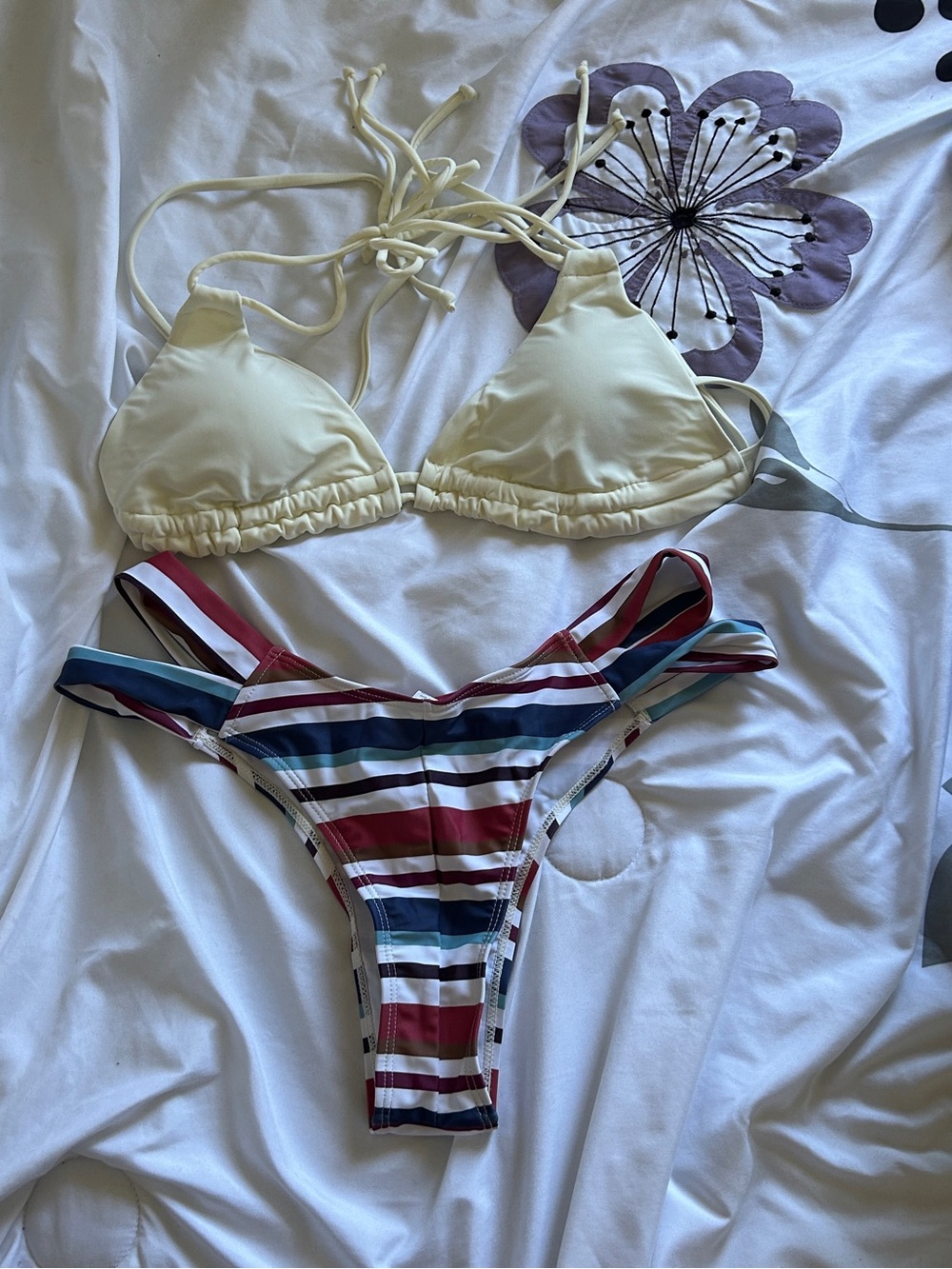 Two-piece bikini set Cream triangle halter top with tie straps women’s Large
